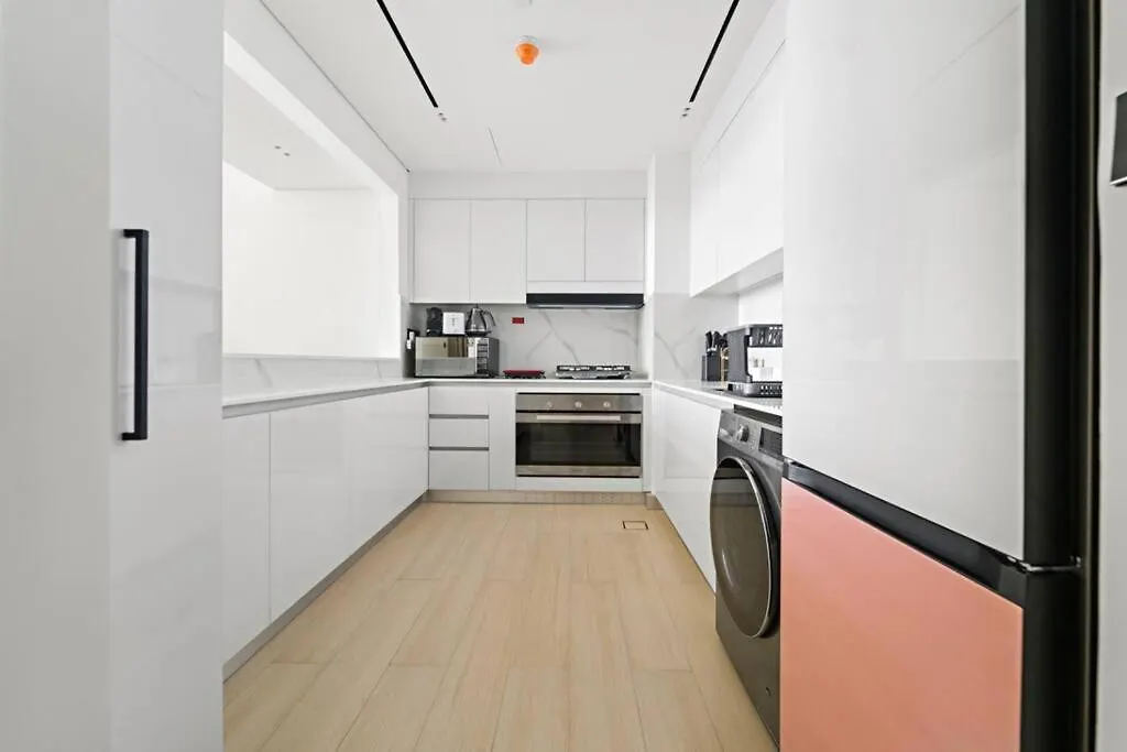 Modern 2 Bedroom Apartment In Family Community Dubai